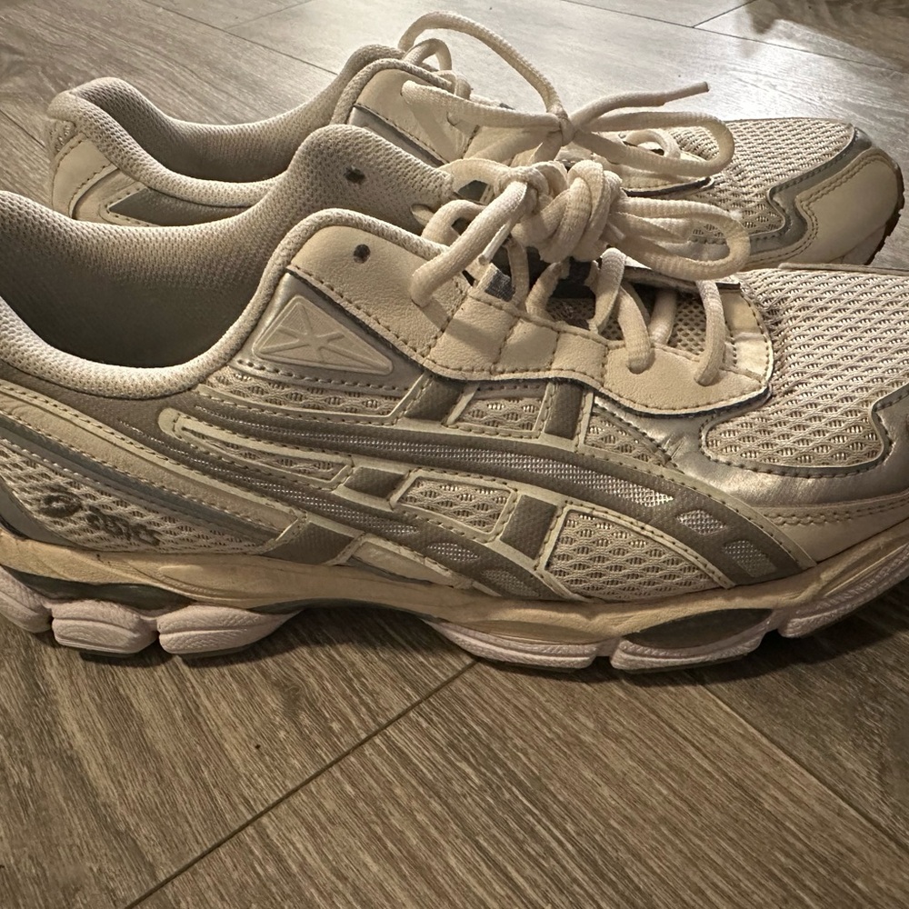 Asics Men's White and Gray Shoes